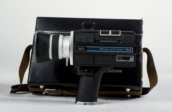 Cinepresa con scatola vintage Keystone anni 1970