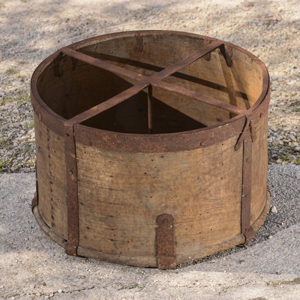 Misura per grano grande in legno con rinforzi in metallo Italia epoca fine 800