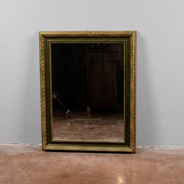  Specchio con cornice bicolore oro e verde epoca 900 