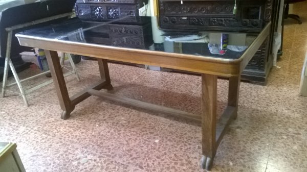 Tavolo da pranzo anni 1940 con piano in vetro nero