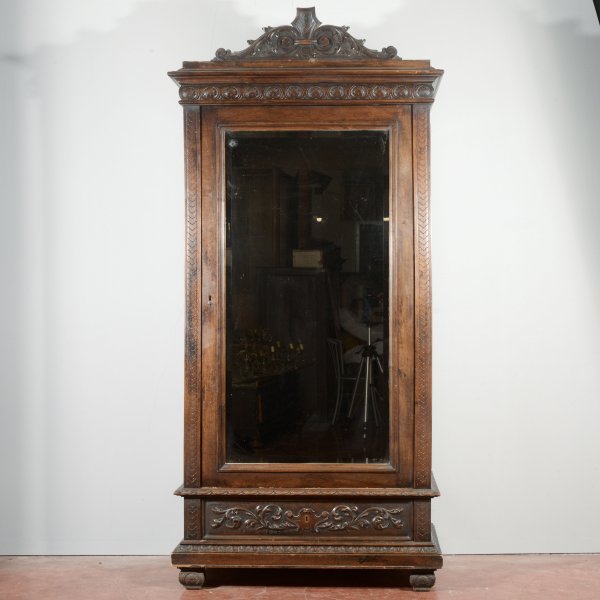 Armadio vis a vis intagliato epoca fine 1800