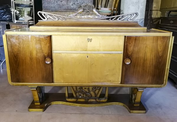 Credenza Art Deco' bicolore con zona mobile bar. Italia 1920