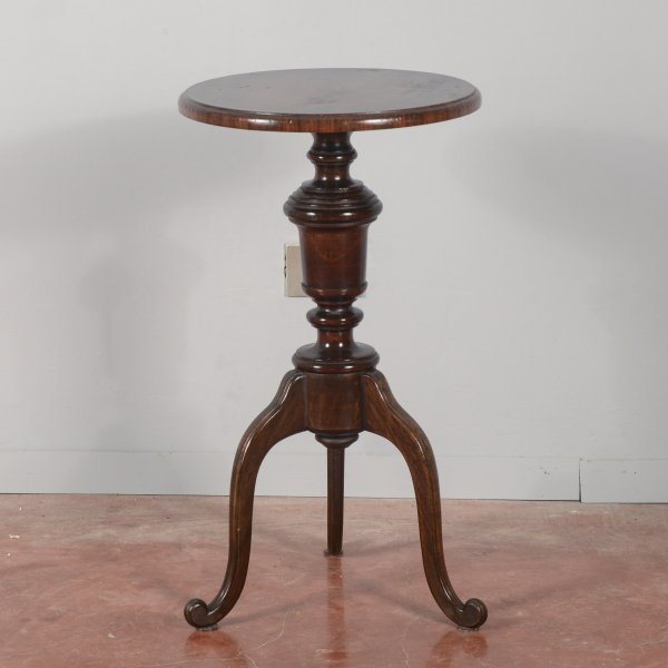 Tavolino piccolo da salotto gambo  tornito centrale Italia XIX secolo