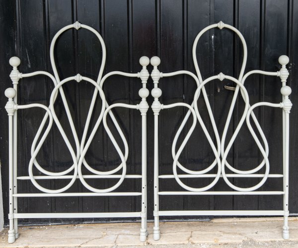 Coppia di letti singoli in fero battuto epoca fine 800