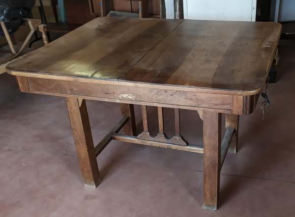 tavolo allungabile epoca Liberty in mogano  da restaurare