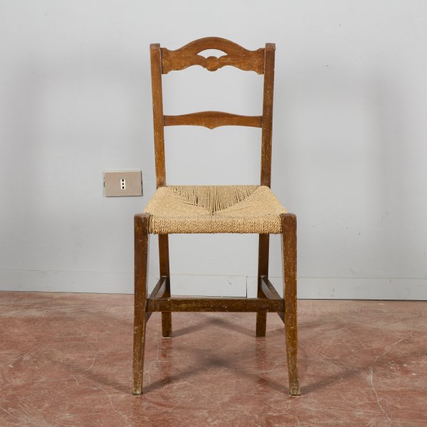 sedia con sedile rivestito in corda