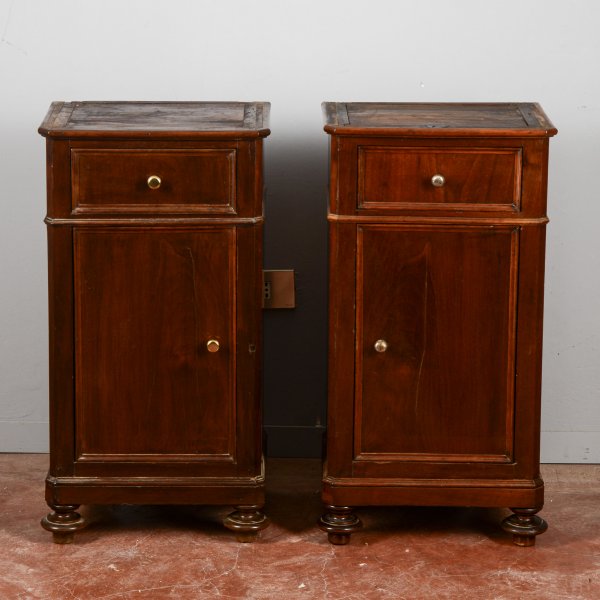 coppia comodini legno massello senza pietra epoca fine XIX secolo