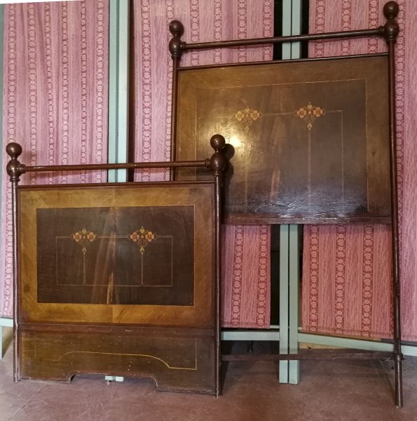 Letto singolo in metallo dipinto