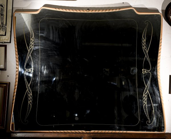 Specchiera  grande cornice bicolore intagliata e specchio decorato in oro. Vittorio Dassi  anni 50