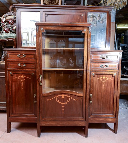 Credenza con vetrina centrale piani in marmo nero intarsi impellicciata epoca Liberty