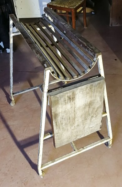 Tavolo industriale  vintage da lavoro mobile porta mortadella da negozio Italia 1950
