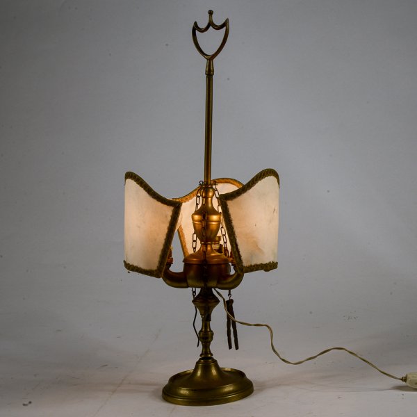 Lampada da tavolo, lume  antico fiorentino, lucerna in ottone elettrificata epoca fine 1800