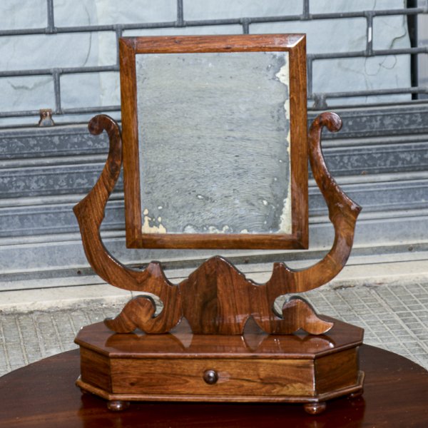 Toletta in noce da appoggio con specchio basculante e cassetto Italia Carlo X