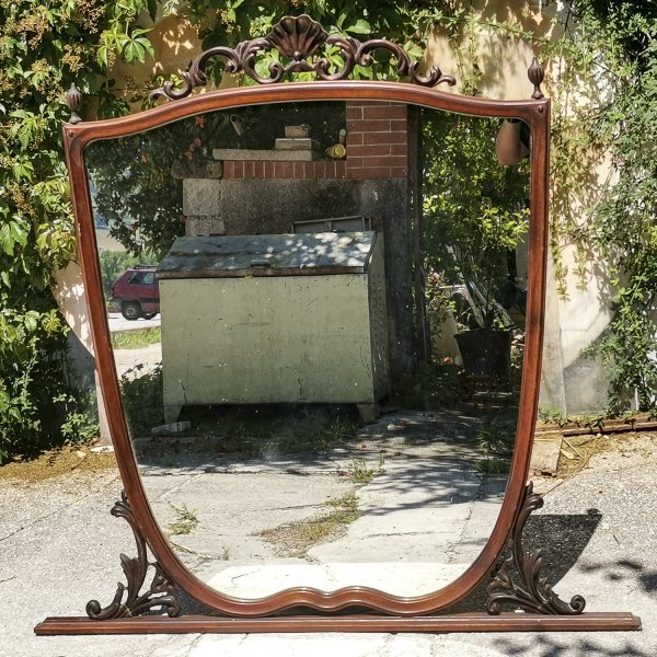 Specchio specchiera in legno mossa e  intagliata Italia  1950