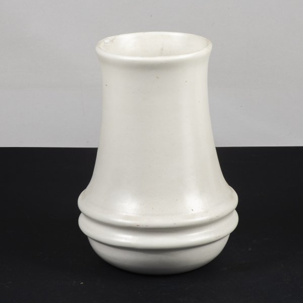 vaso in ceramica biano buccellato