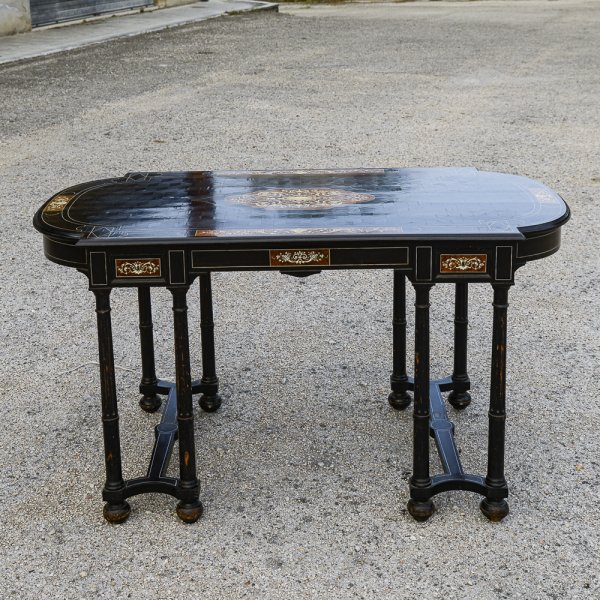 Tavolo scrivania intarsiato legno tinto ebano Italia 800  Pogliani