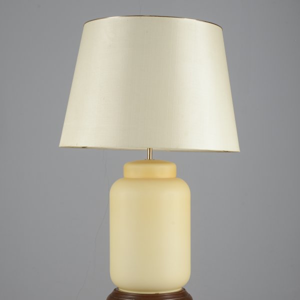 Lampada da tavolo vetro  satinato giallo crema Italia 1990