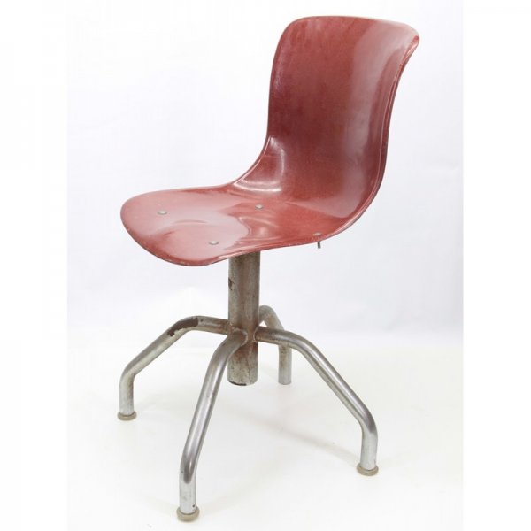 Sedia da ufficio anni 50 con seduta ergonomica in plastica rosso mattone