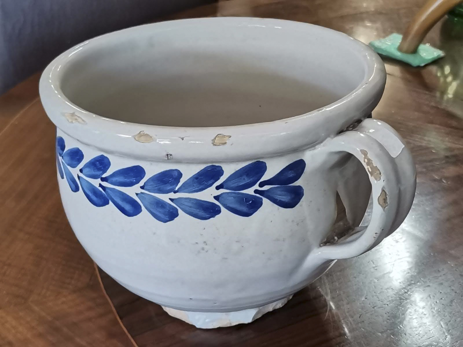 Vendita online vaso da notte in terracotta smaltata bianco e blu